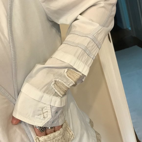 Ladies buttoned blouse/jacket - Picture 5 of 13